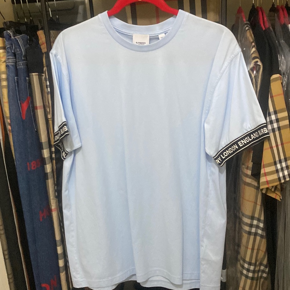 Pale blue Burberry men ss sz small bnwt